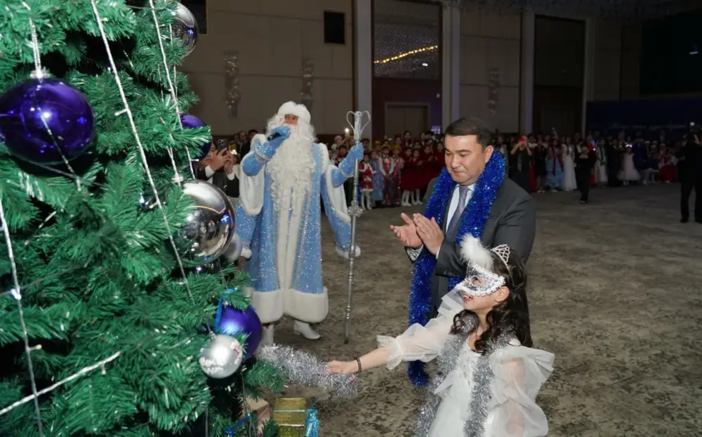 В ТУРКЕСТАНЕ ПРОШЛА ПРЕЗИДЕНТСКАЯ НОВОГОДНЯЯ ЕЛКА (2)