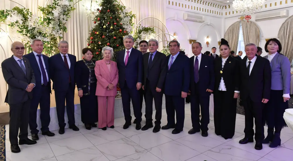 Министр иностранных дел Казахстана посетил Представительство МИД в Алматы и встретился с ветеранами дипломатической службы (4)