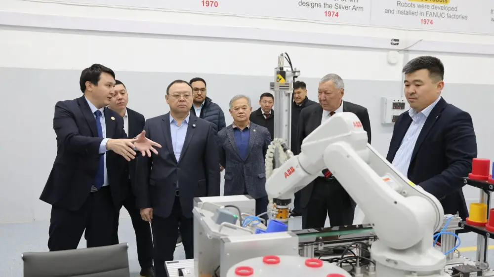 Заместитель акима города Алматы Абзал Нукенов ознакомился с научным потенциалом КазНУ (4)