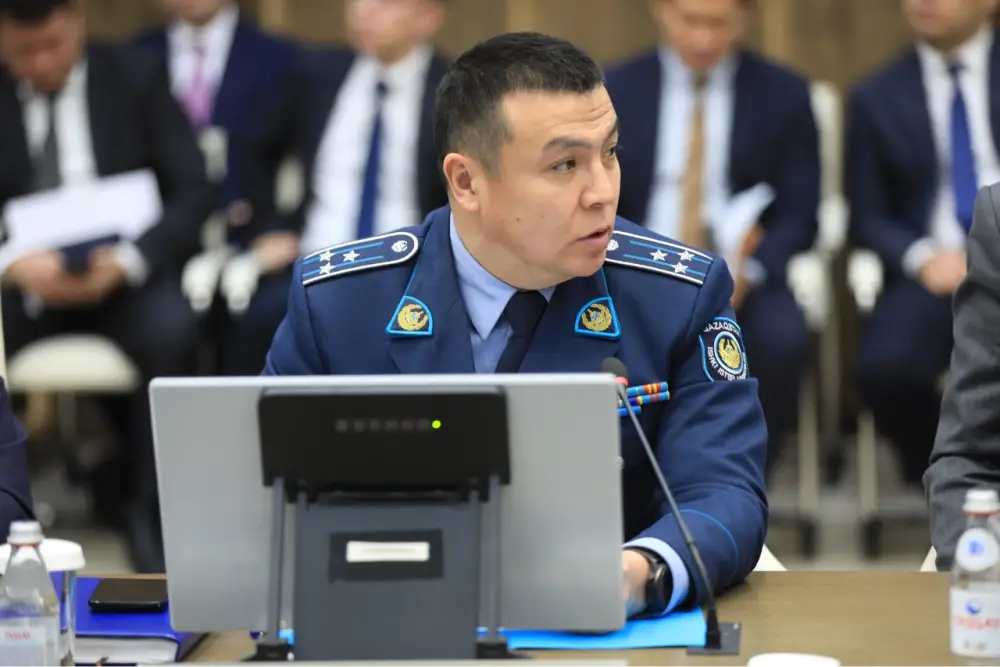 Праздничные караваны с участием персонажей шоу «Жыл 12 ай» пройдут по улицам Актобе 31 декабря (3)