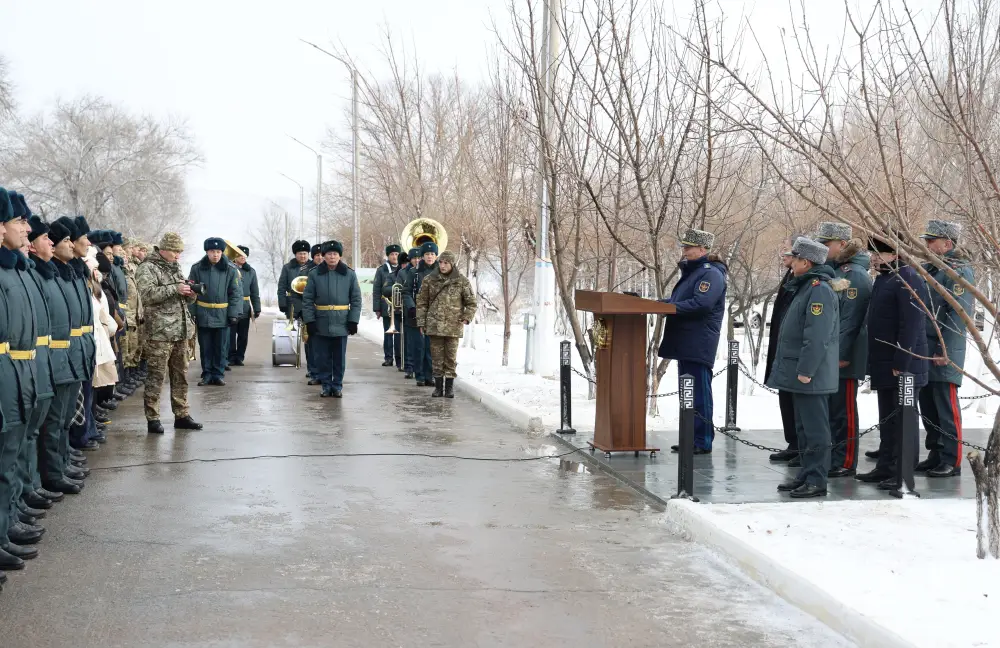 В Жамбылской области министр обороны открыл мемориальную доску в честь 115-летия Бауыржана Момышулы (5)