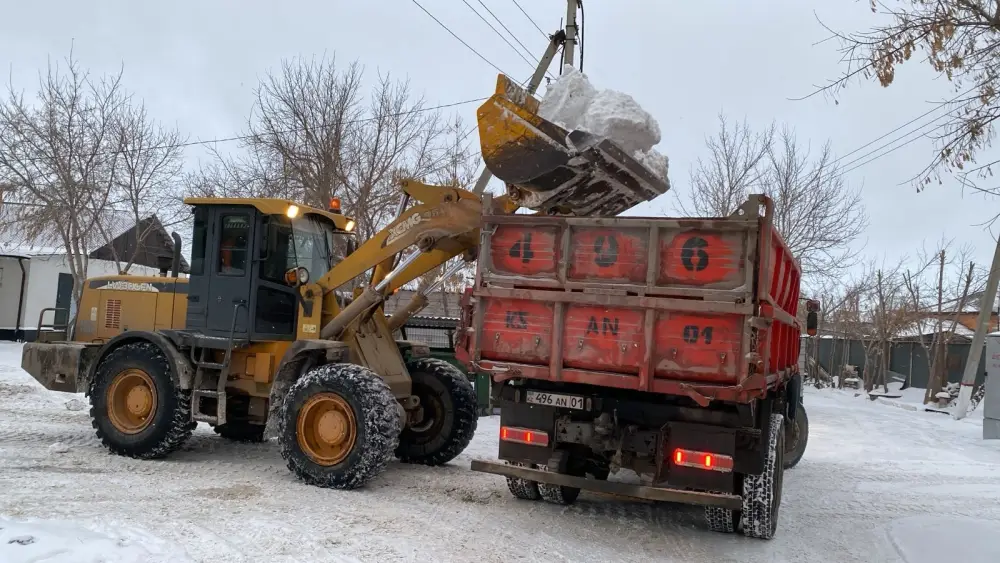 В Астане с начала зимнего периода вывезено более 1 млн кубометров снега (2)