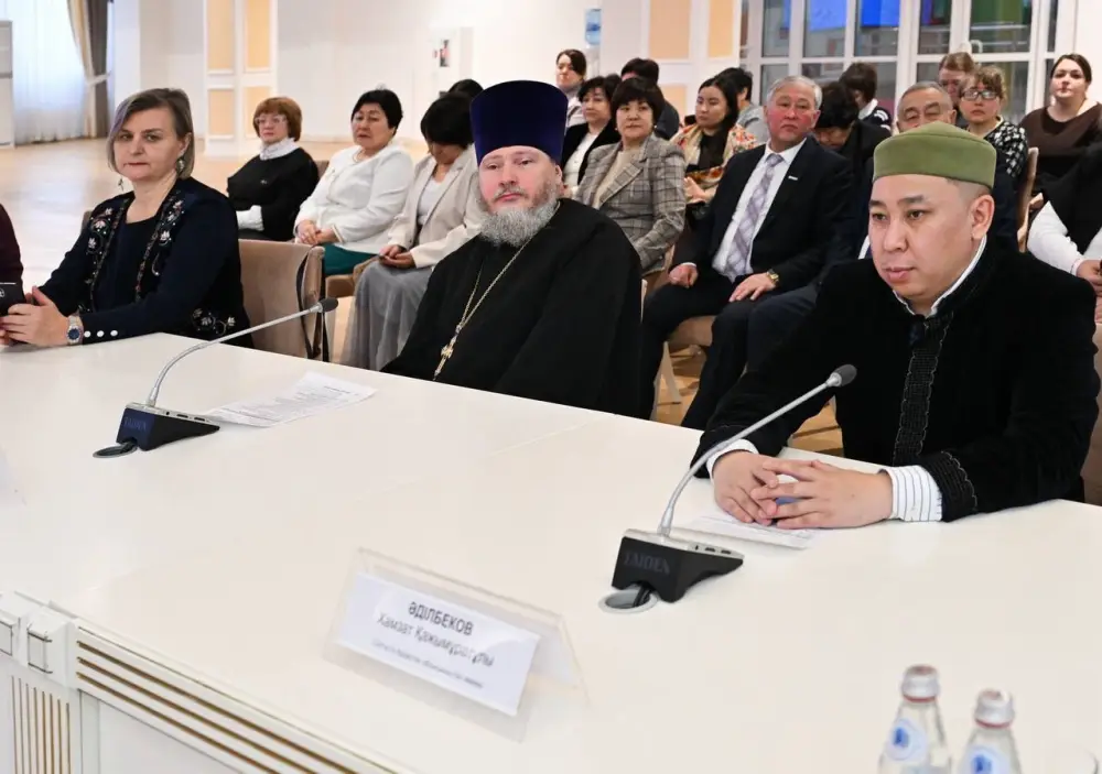 В области прошел ежегодный форум, посвященный укреплению национального единства и сохранению духовных ценностей (4)