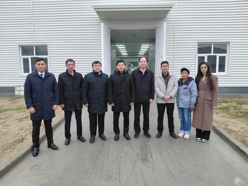 Вице-министр торговли и интеграции РК Айдар Абилдабеков посетил предприятия Туркестанской области и провёл встречу с населением и представителями бизнеса (10)