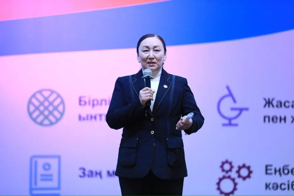 В Актобе авторы QazVac и эксперты в сфере медицины обсудили с будущими врачами национальные ценности (9)