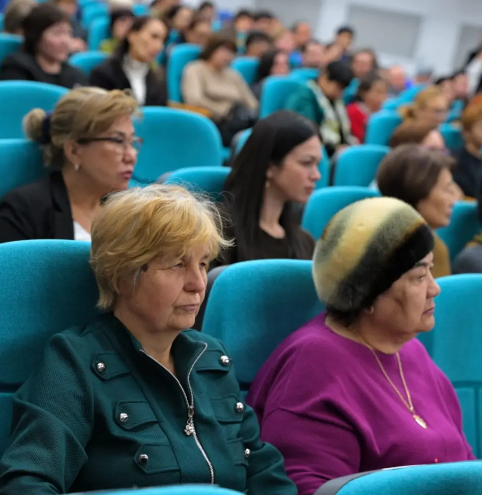 Сегодня аким области Асаин Байханов встретился с жителями Щербактинского района и обсудил актуальные вопросы (3)