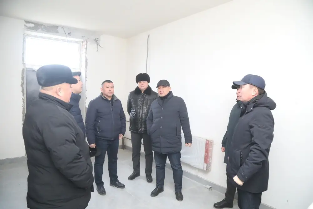 Заместитель акима области посетил строительные объекты в Арале (9)