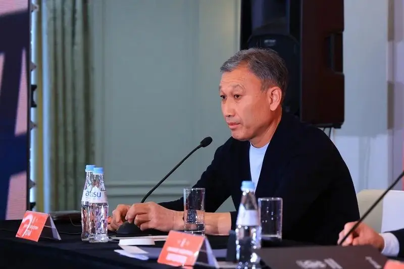 Футбольный клуб «Шахтёр» возглавил титулованный казахстанский тренер Дмитрий Огай (5)