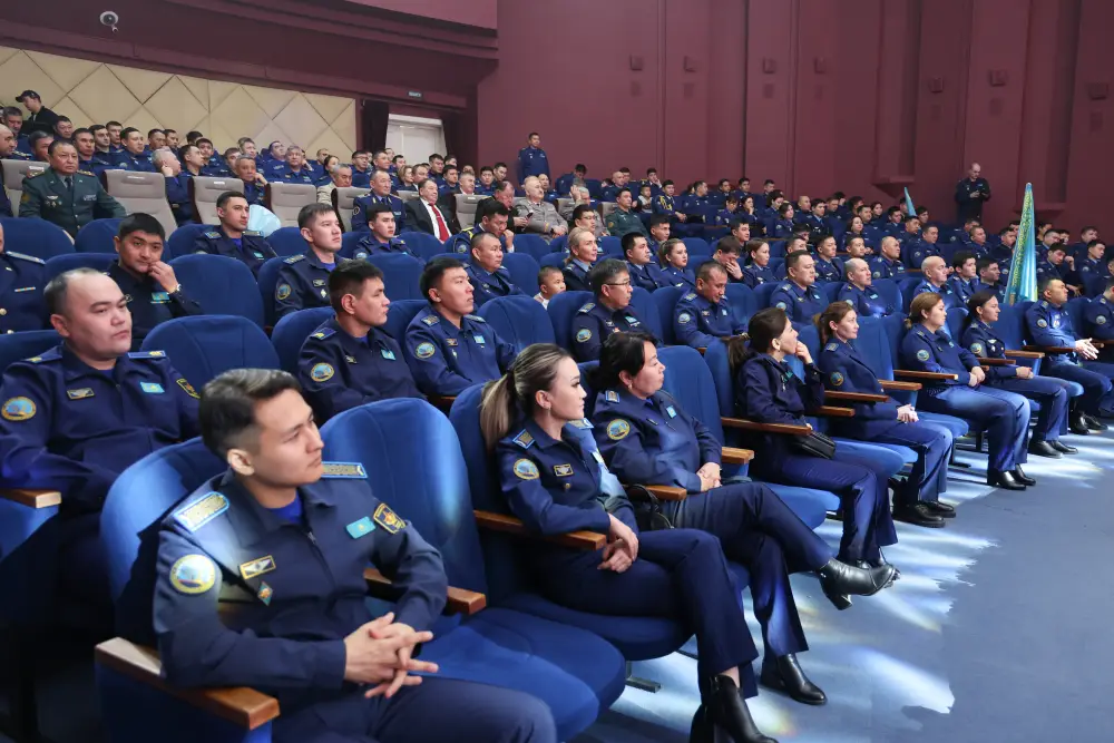 В Астане ветерана Сил воздушной обороны Копена Ахмадиева поздравили с юбилеем (5)