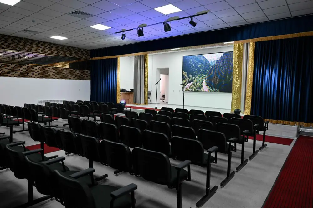 В селе Камышенка Бородулихинского района открылся клуб на 100 мест (8)