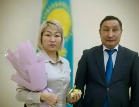 В Абае очередникам вручили ключи от новых квартир (2)