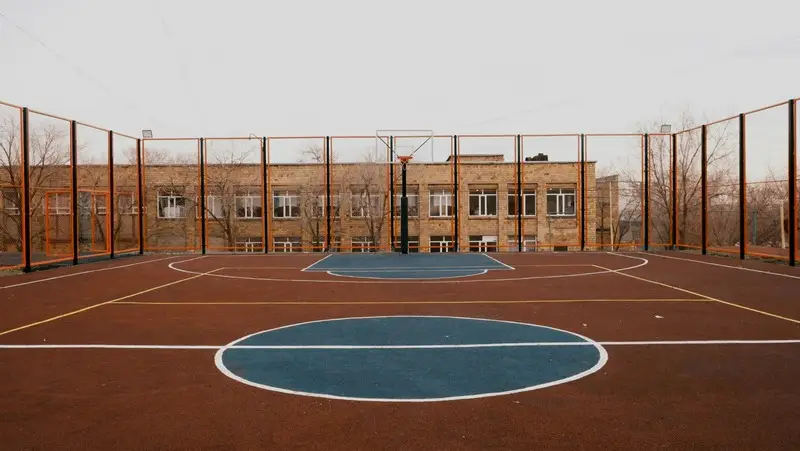 В Темиртау открыли 30 современных спортивных площадок для школьников (4)