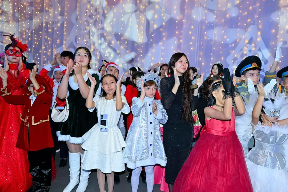 В Семее прошла новогодняя елка акима области (5)