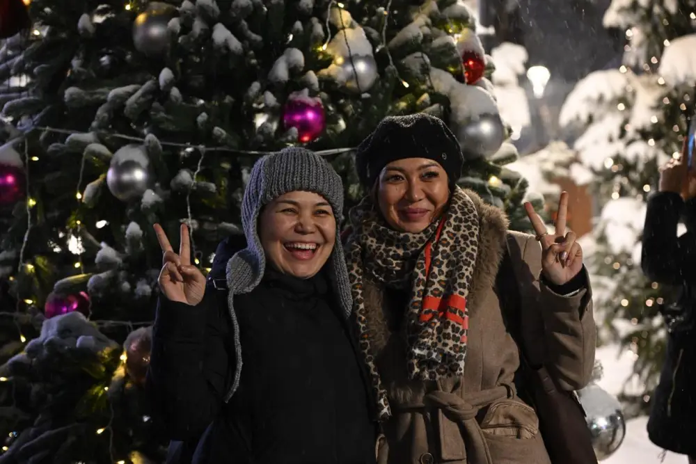 В Алматы зажгли главную новогоднюю ёлку (2)