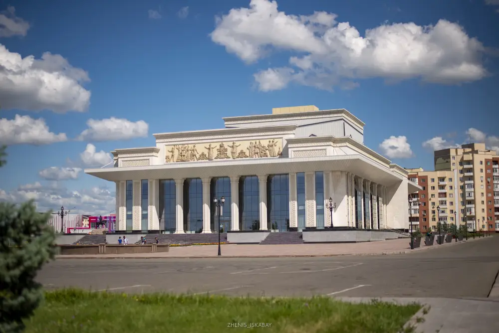 В области Жетісу драматическому театру им. Б. Римовой присвоен академический статус (6)