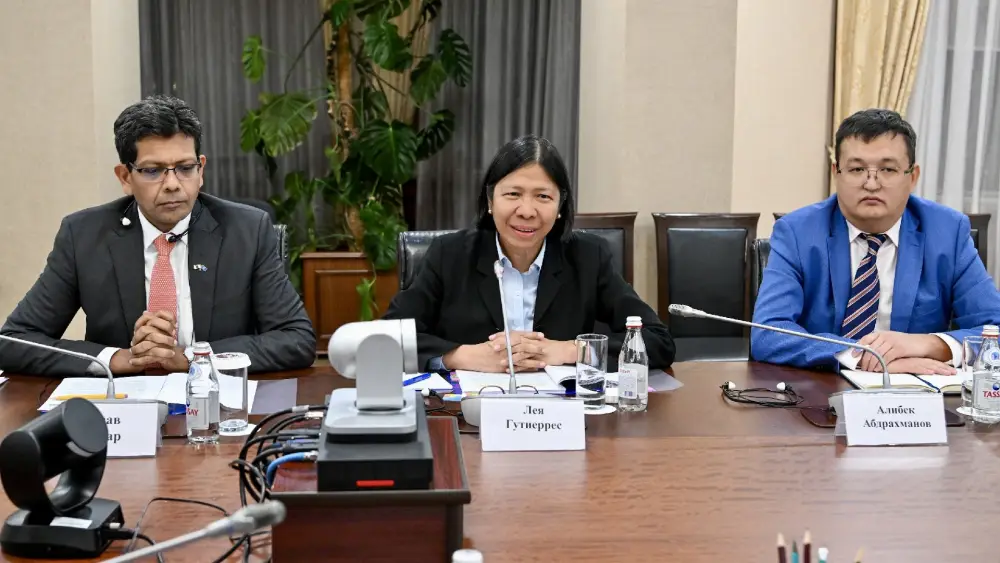 Серик Жумангарин встретился с генеральным директором Азиатского банка развития по Центральной и Западной Азии (2)