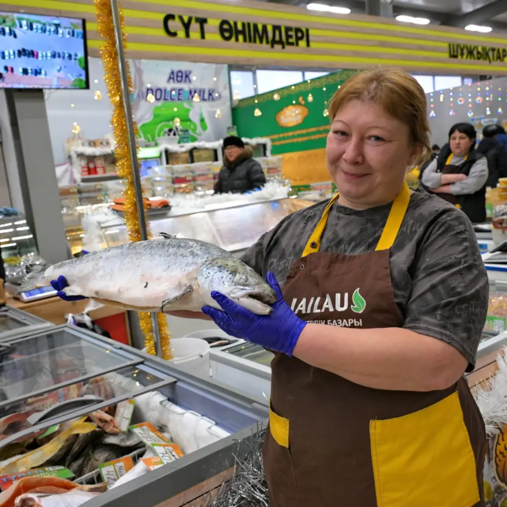 Все для новогоднего стола по доступным ценам: в Павлодаре прошла праздничная сельхозярмарка (4)