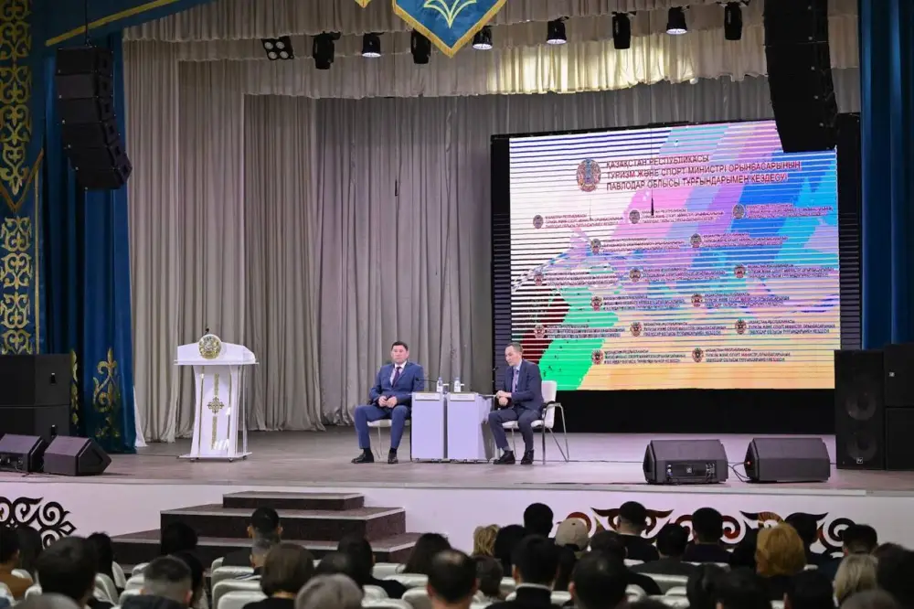 Серик Жарасбаев провёл встречу с населением Павлодарской области (8)