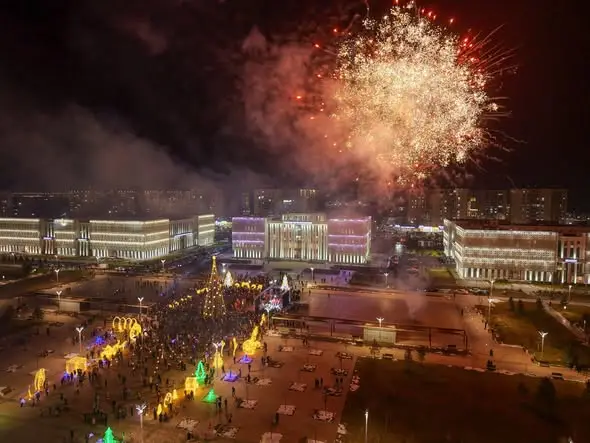 В ТУРКЕСТАНЕ ЗАЖГЛИ ОГНИ ГЛАВНОЙ ЕЛКИ (3)