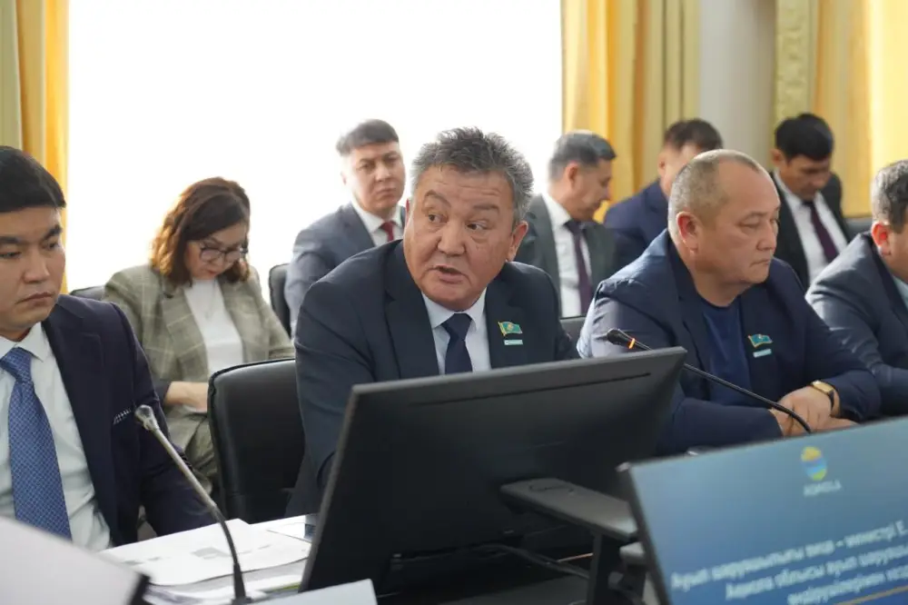 Ермек Кенжеханұлы провел встречу с населением Акмолинской области (8)