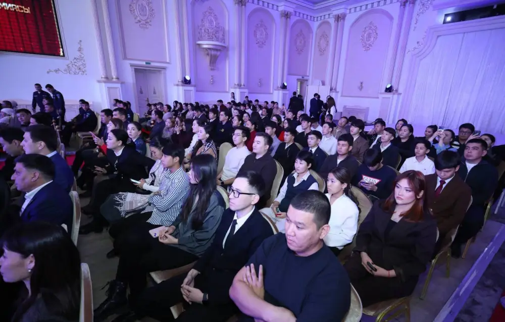 «Жас тұлпар – 2025»: награждены лучшие из молодежи Мангистау (9)