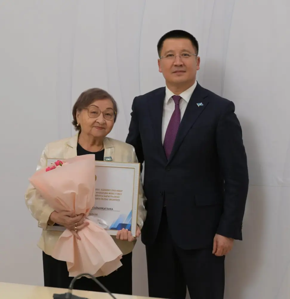 В Доме дружбы состоялась традиционная ежегодная встреча акима области Асаина Байханова с представителями творческой интеллигенции - деятелями культуры, литературы и искусства (8)