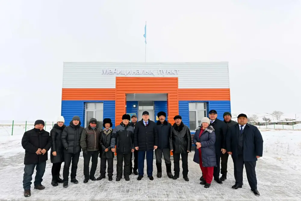 Аким области ознакомился с работой медицинского пункта в селе Малтүгел (6)