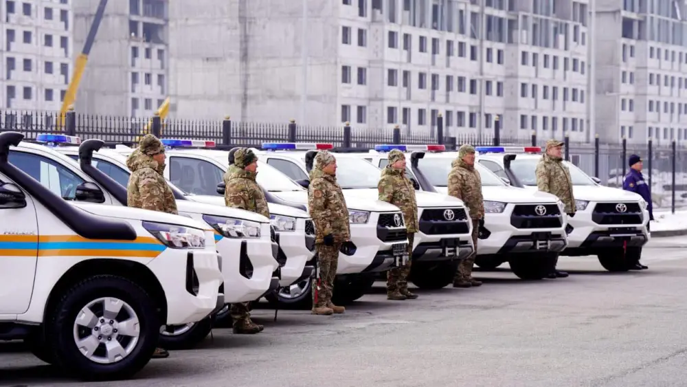 ТУРКЕСТАН: ДЕПАРТАМЕНТУ ПО ЧРЕЗВЫЧАЙНЫМ СИТУАЦИЯМ ВРУЧЕНЫ КЛЮЧИ ОТ НОВОЙ ТЕХНИКИ (3)