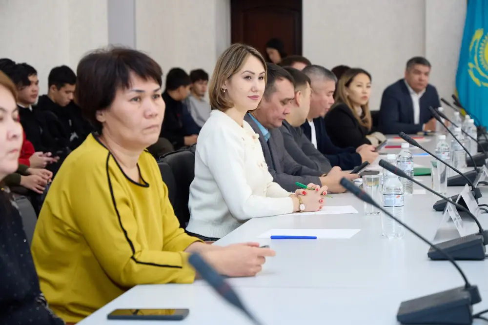 Профессор литовского университета консультирует костанайских предпринимателей на базе КРУ (7)