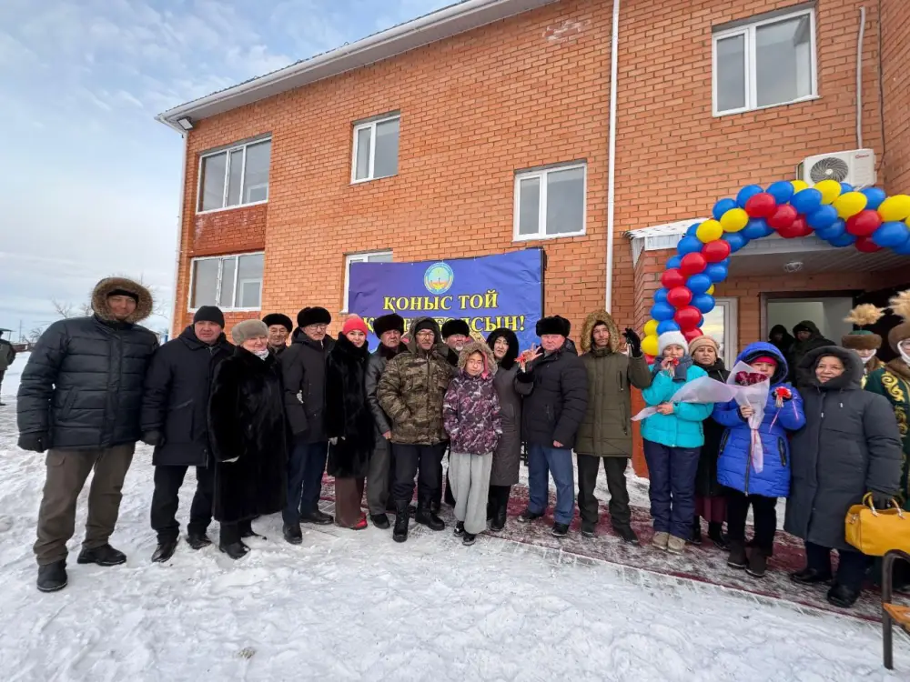 В Егиндыкольском районе вручили ключи от новых квартир (4)