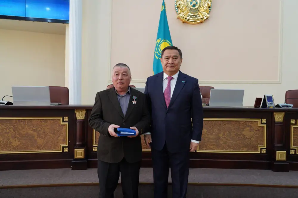 Государственные награды получили лучшие представители рабочих профессий (5)