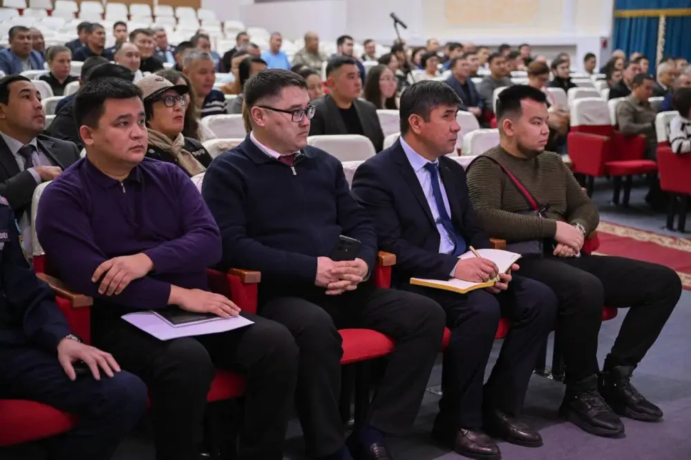 Серик Жарасбаев провёл встречу с населением Павлодарской области (6)