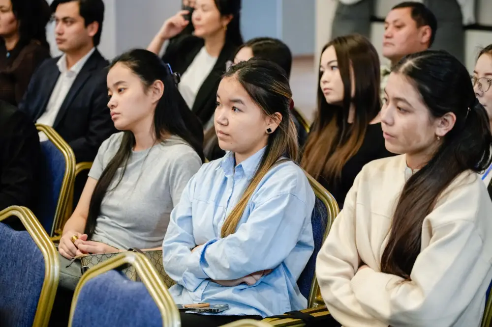 «Бостандық жырының бозжорғасы»: в Астане награждены победители республиканского конкурса поэтов-писателей (3)