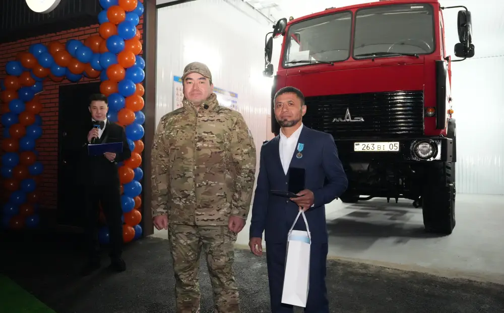 Глава МЧС ввел в эксплуатацию 120-й ДПФ «Ауыл құтқарушылары» (3)