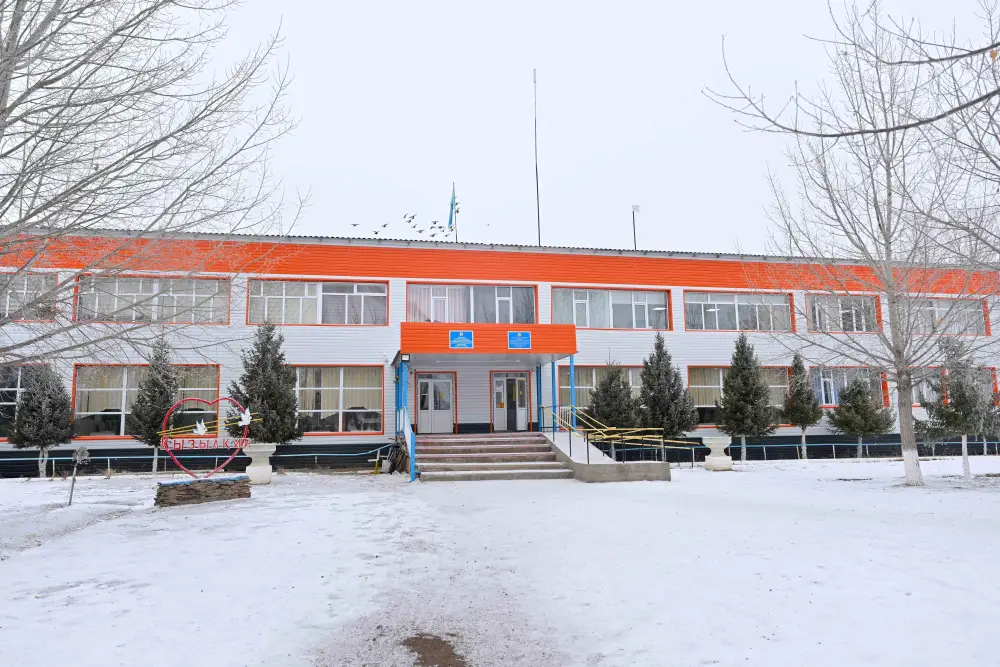 В средней школе Кызылкия в селе Тарлаулы Аягозского района провели капитальный ремонт (10)