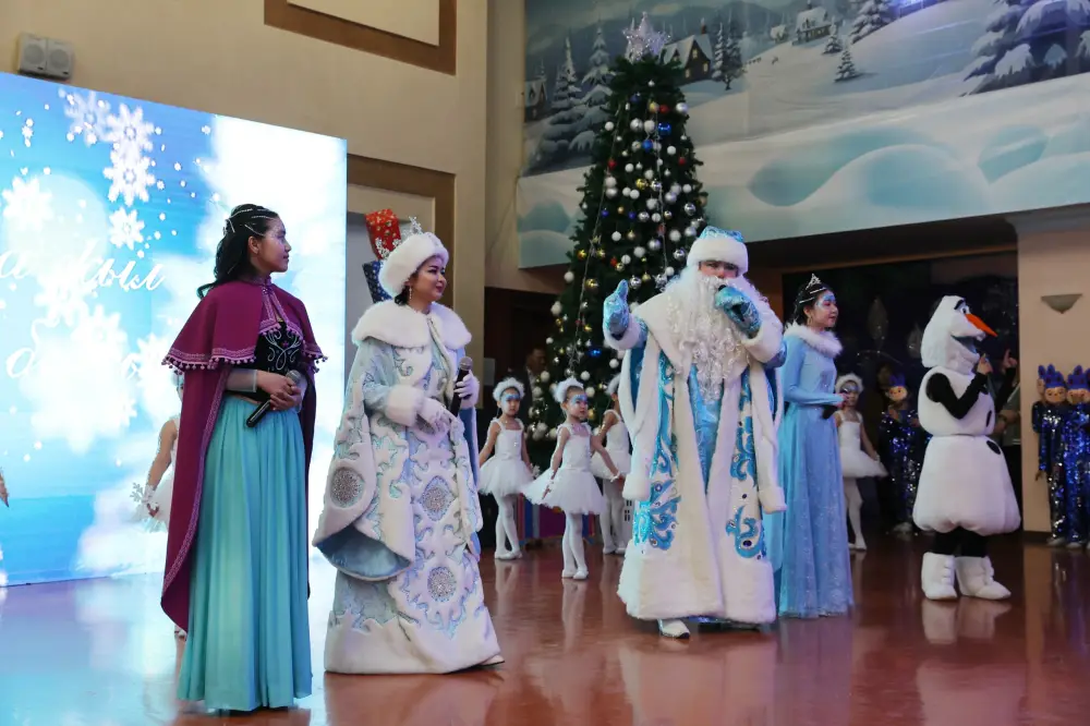 Новогодняя ёлка акима Жамбылской области прошла в Таразе (3)