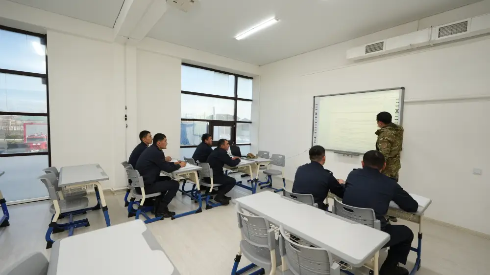 Глава МЧС ознакомился с модернизацией пожарной части в Шымкенте (6)