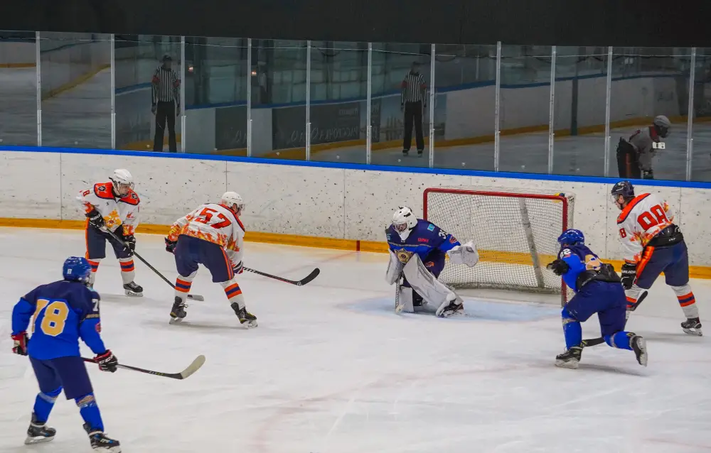 Сборная МЧС Казахстана принимает участие в международном хоккейном турнире спасателей (8)