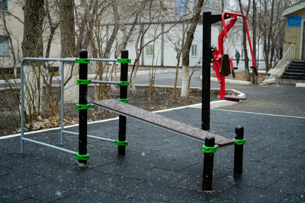 В Астане открылась спортивная воркаут-зона для молодежи (8)