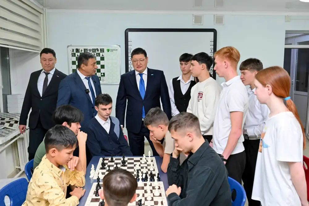Аким области в преддверии Нового года посетил специальные школы-интернаты и Центр поддержки детей (8)