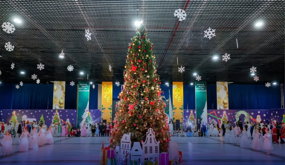 ШЫМКЕНТ: СОСТОЯЛАСЬ ТРАДИЦИОННАЯ ПРЕЗИДЕНТСКАЯ ЁЛКА ДЛЯ ДЕТЕЙ (7)