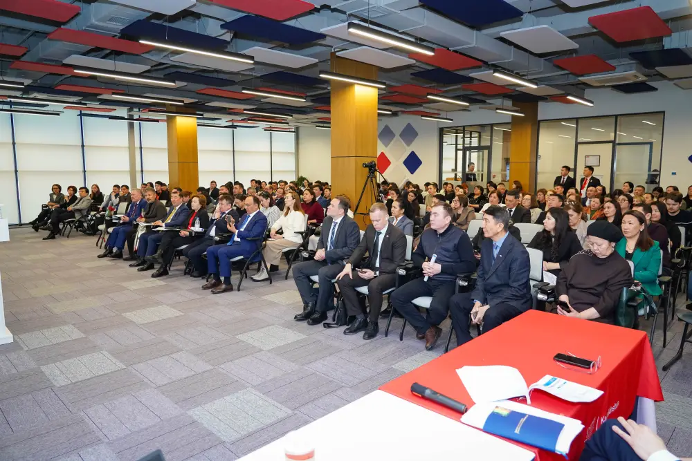 Министр науки и высшего образования РК встретился с жителями Астаны (2)