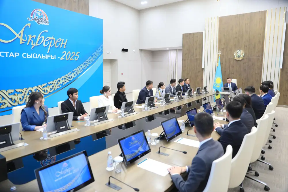 Молодым и талантливым актюбинцам вручили премию «Ақберен» (2)