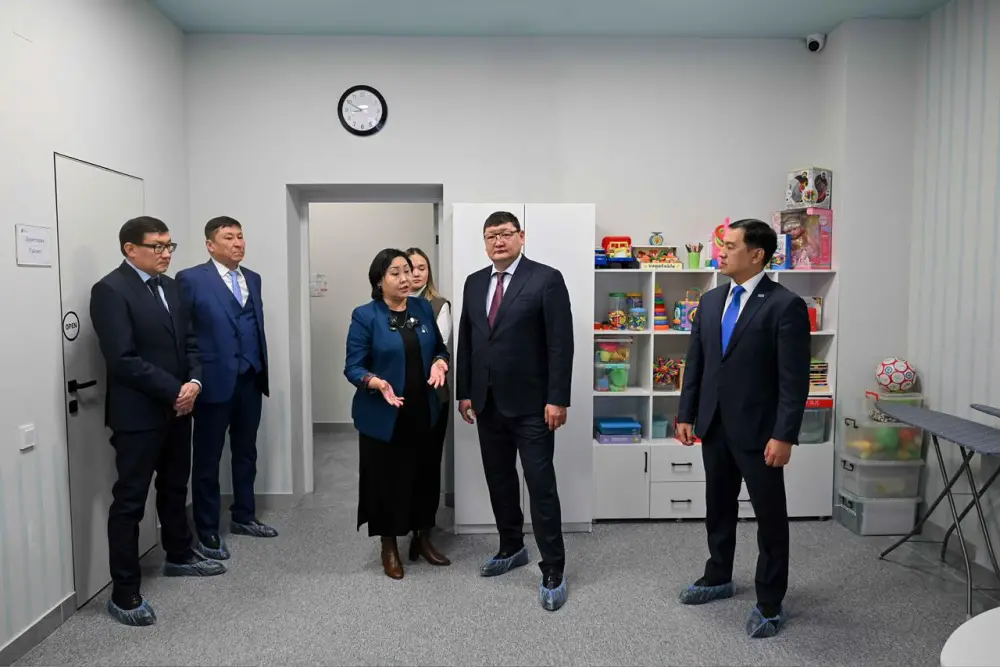 Аким области посетил реабилитационный центр для детей с аутизмом (6)