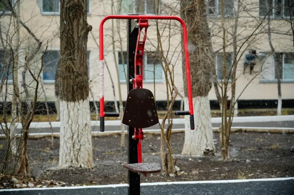 В Астане открылась спортивная воркаут-зона для молодежи (7)