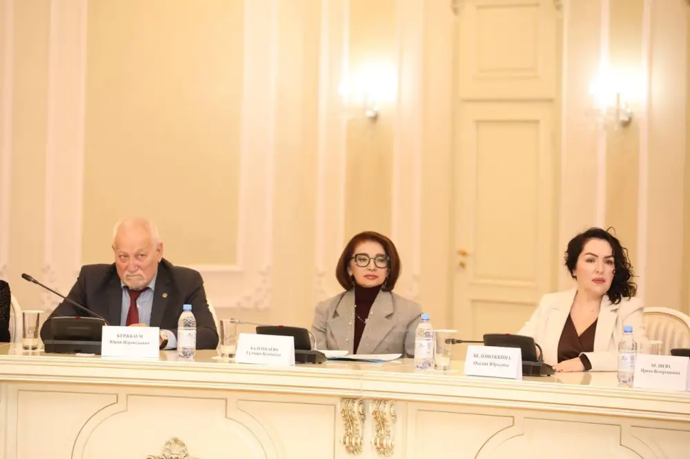 Нурдаулет Килыбай встретился с рабочими специалистами из числа членов АНК (5)