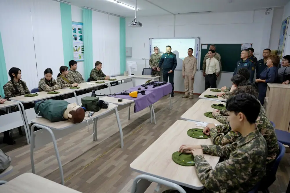 В Казахстане обновлены правила НВП: армия усиливает подготовку допризывников (4)