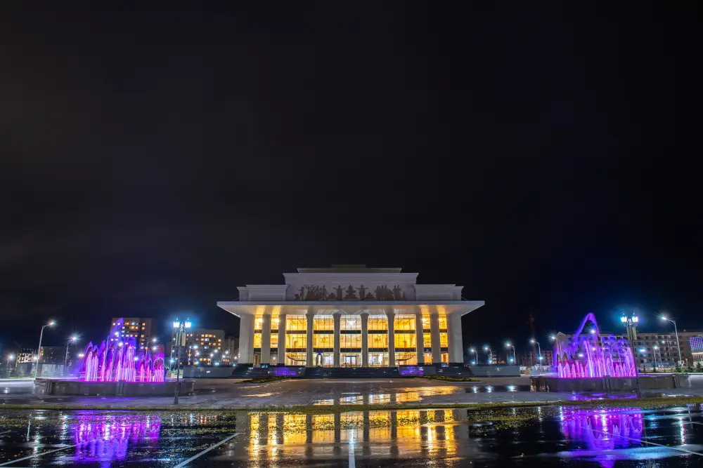 В области Жетісу драматическому театру им. Б. Римовой присвоен академический статус (3)