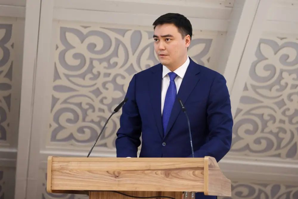 Государственным учётом охвачено 103 вида полезных ископаемых и порядка 10 тысяч месторождений (5)