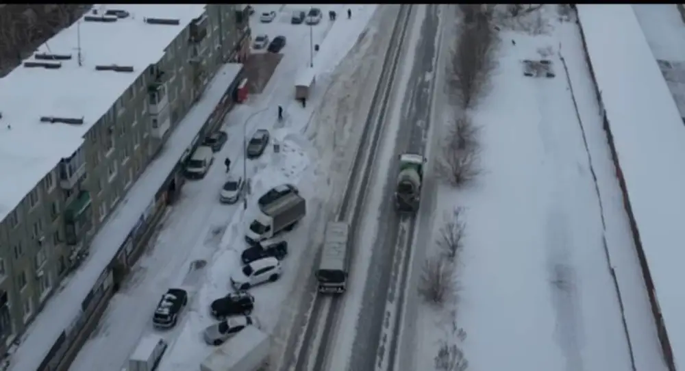 Аким ВКО проверил очистку улиц Усть-Каменогорска от снега и работу транспорта (8)